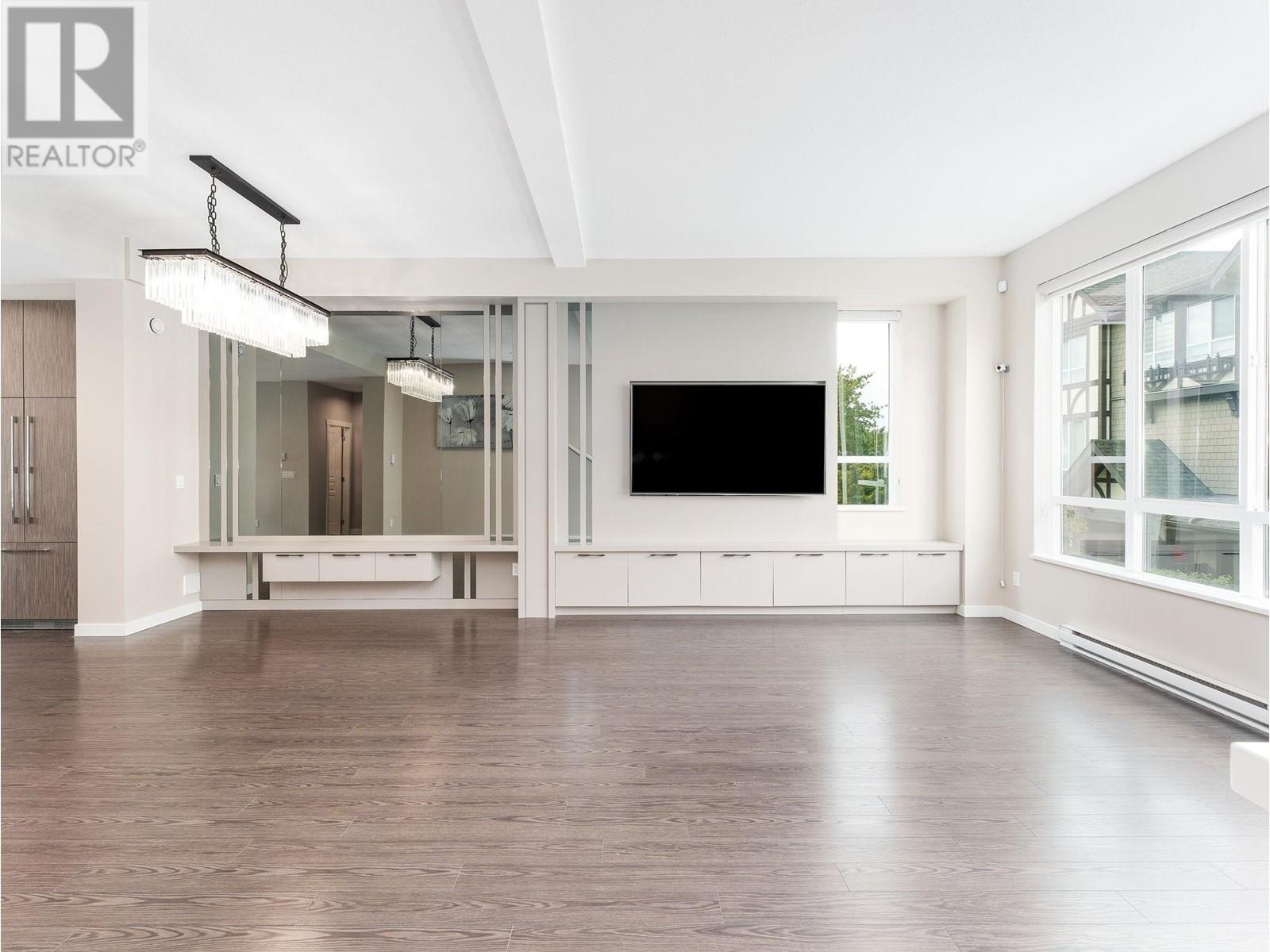 Listing Picture 2 of 33 : 23 10388 NO. 2 ROAD, Richmond / 烈治文 - 魯藝地產 Yvonne Lu Group - MLS Medallion Club Member