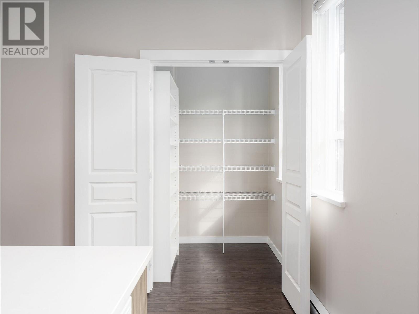 Listing Picture 10 of 33 : 23 10388 NO. 2 ROAD, Richmond / 烈治文 - 魯藝地產 Yvonne Lu Group - MLS Medallion Club Member