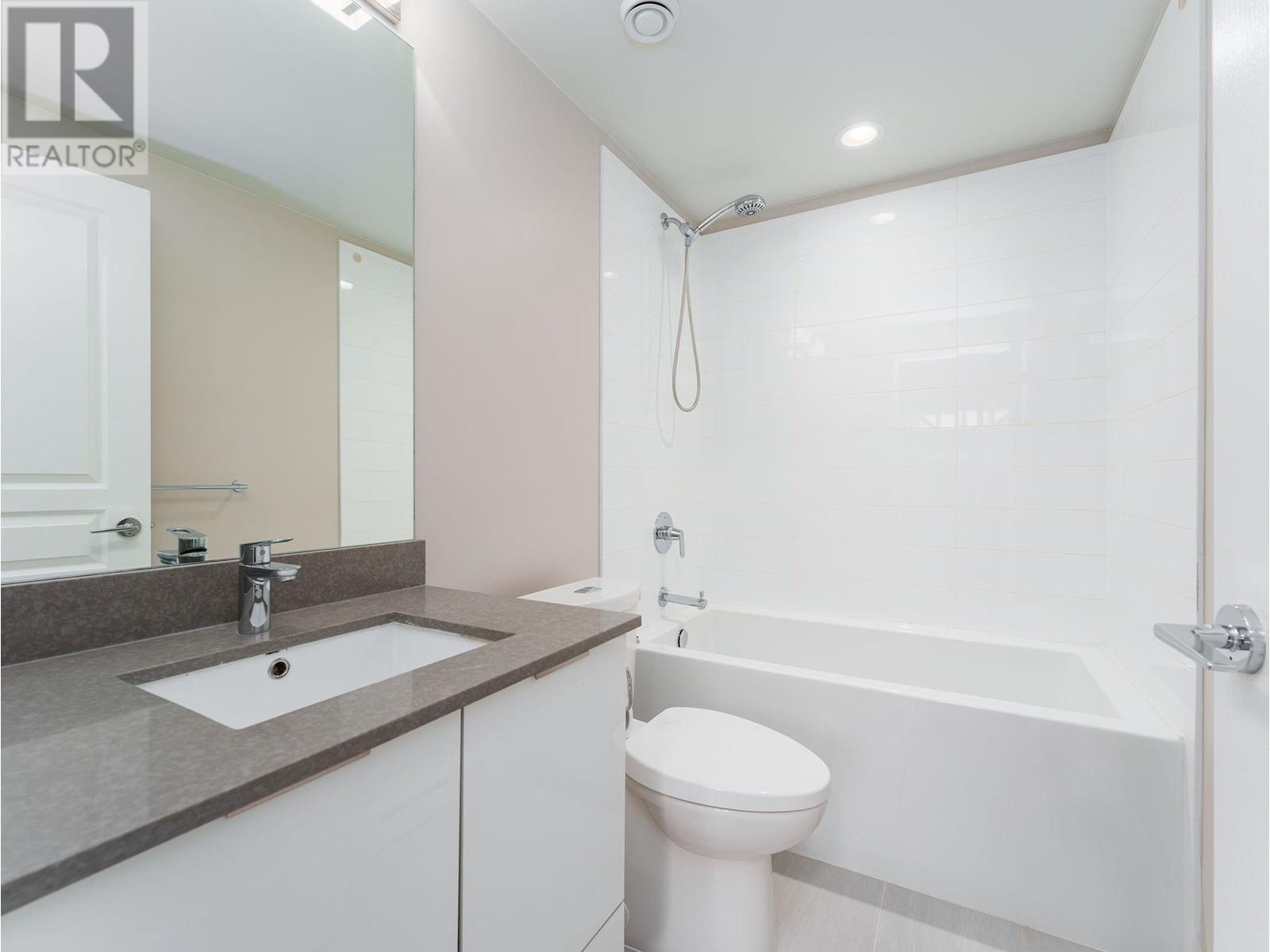 Listing Picture 25 of 33 : 23 10388 NO. 2 ROAD, Richmond / 烈治文 - 魯藝地產 Yvonne Lu Group - MLS Medallion Club Member