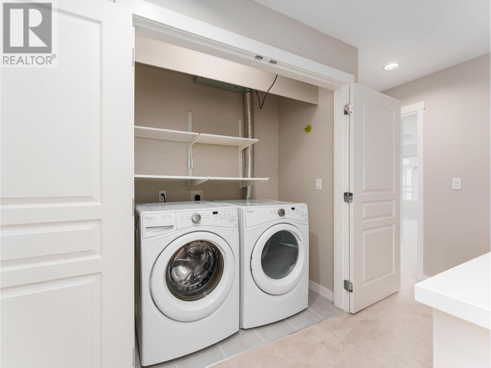 Listing Picture 22 of 33 : 23 10388 NO. 2 ROAD, Richmond / 烈治文 - 魯藝地產 Yvonne Lu Group - MLS Medallion Club Member