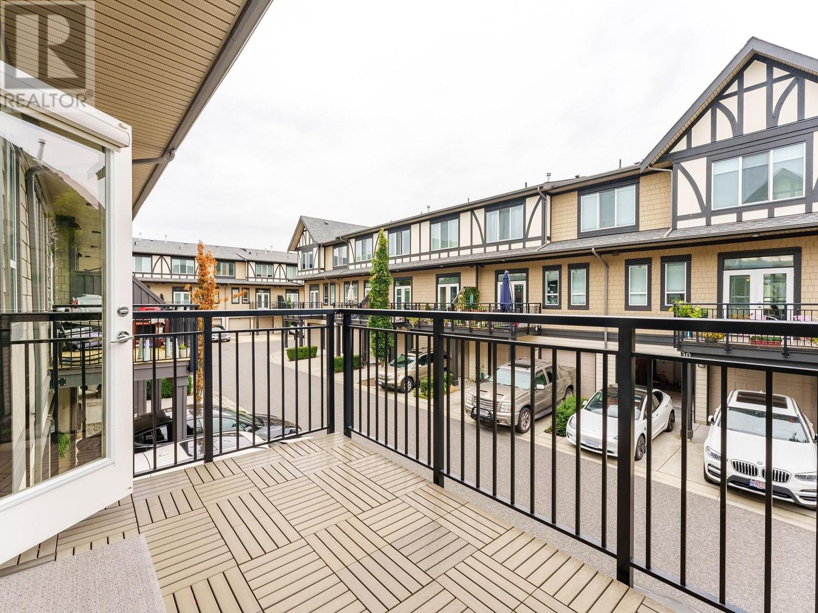 Listing Picture 30 of 33 : 23 10388 NO. 2 ROAD, Richmond / 烈治文 - 魯藝地產 Yvonne Lu Group - MLS Medallion Club Member