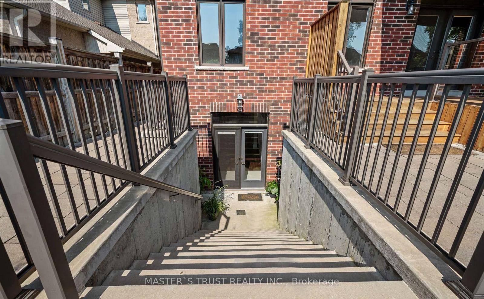 1806 Woodview Avenue, Pickering, Ontario  L1V 1L4 - Photo 27 - E9364664