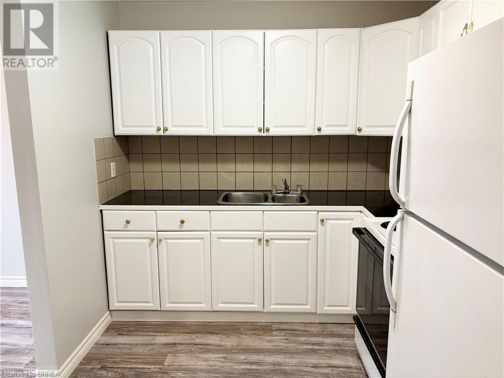 379 Darling Street Unit# 7, Brantford, Ontario  N3S 7G4 - Photo 4 - 40651435