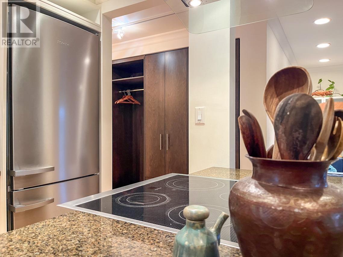 201 1972 Robson Street, Vancouver, British Columbia  V6G 1E8 - Photo 14 - R2929027