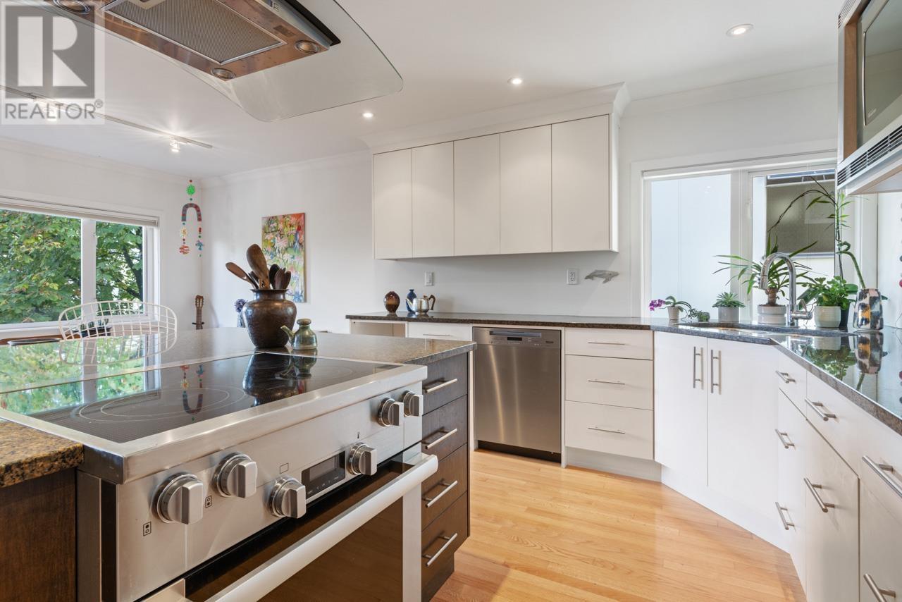 201 1972 Robson Street, Vancouver, British Columbia  V6G 1E8 - Photo 28 - R2929027