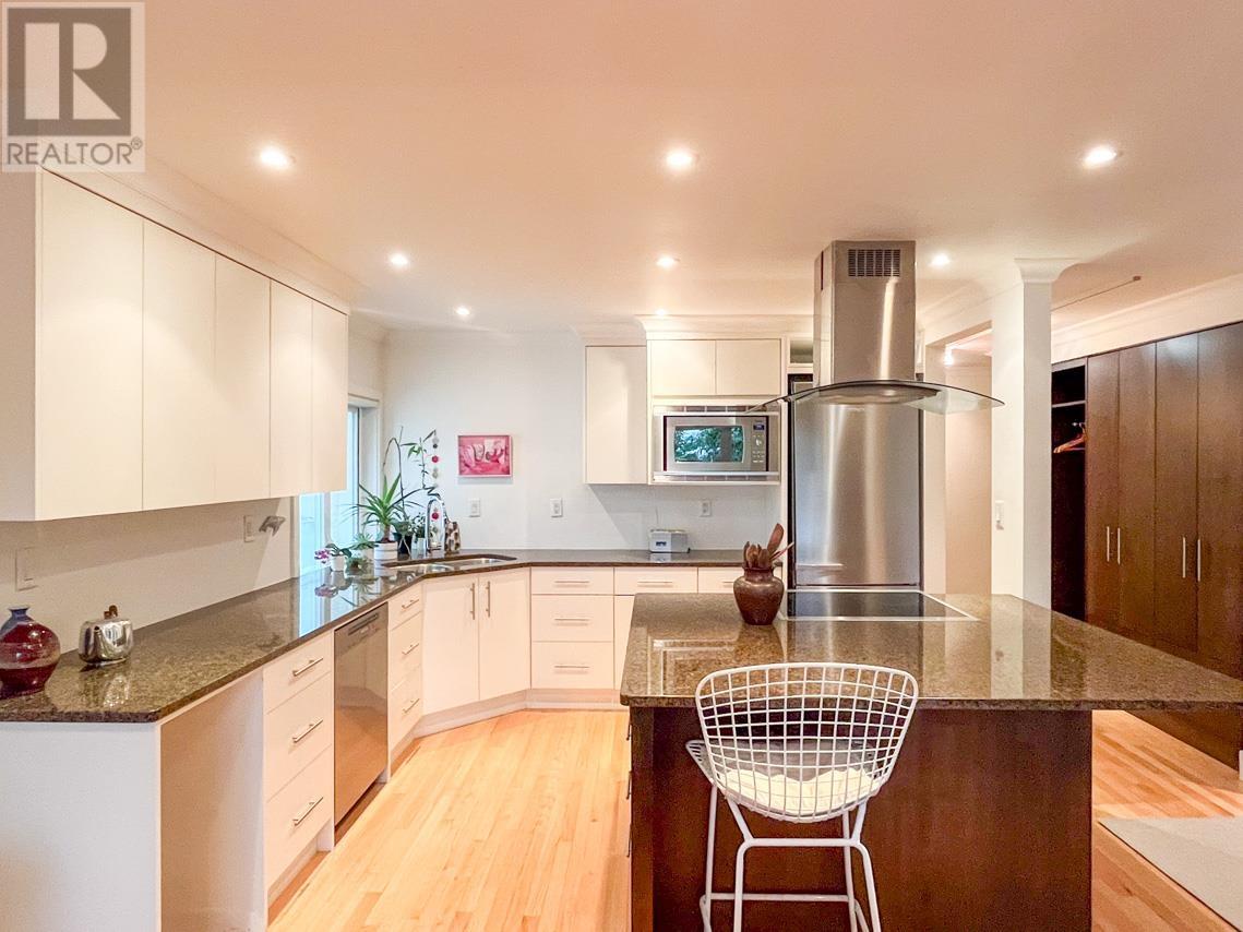 201 1972 Robson Street, Vancouver, British Columbia  V6G 1E8 - Photo 3 - R2929027