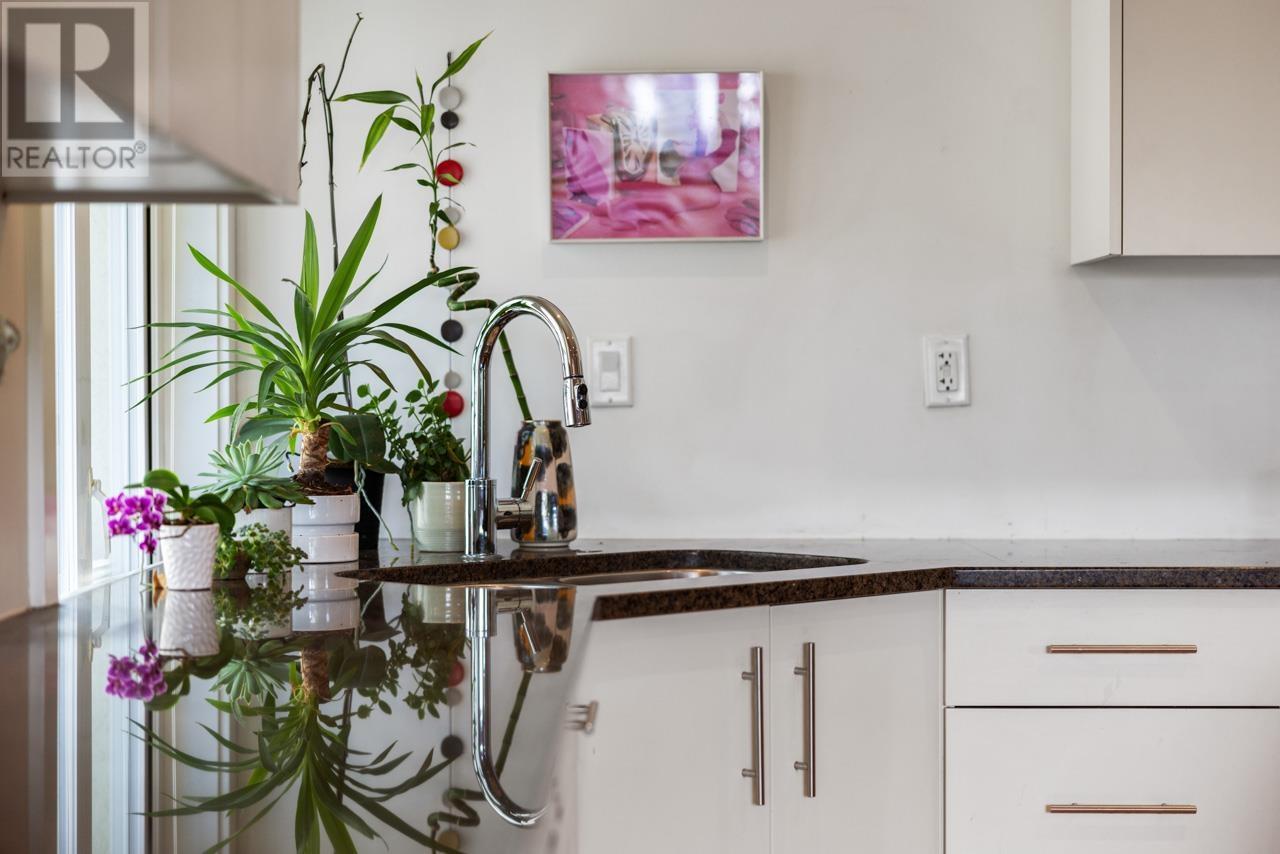 201 1972 Robson Street, Vancouver, British Columbia  V6G 1E8 - Photo 31 - R2929027