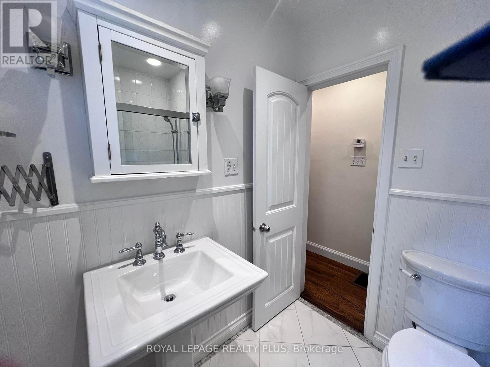 6 Clairlea Crescent, Toronto (Clairlea-Birchmount), Ontario  M1L 1Z5 - Photo 10 - E9365287