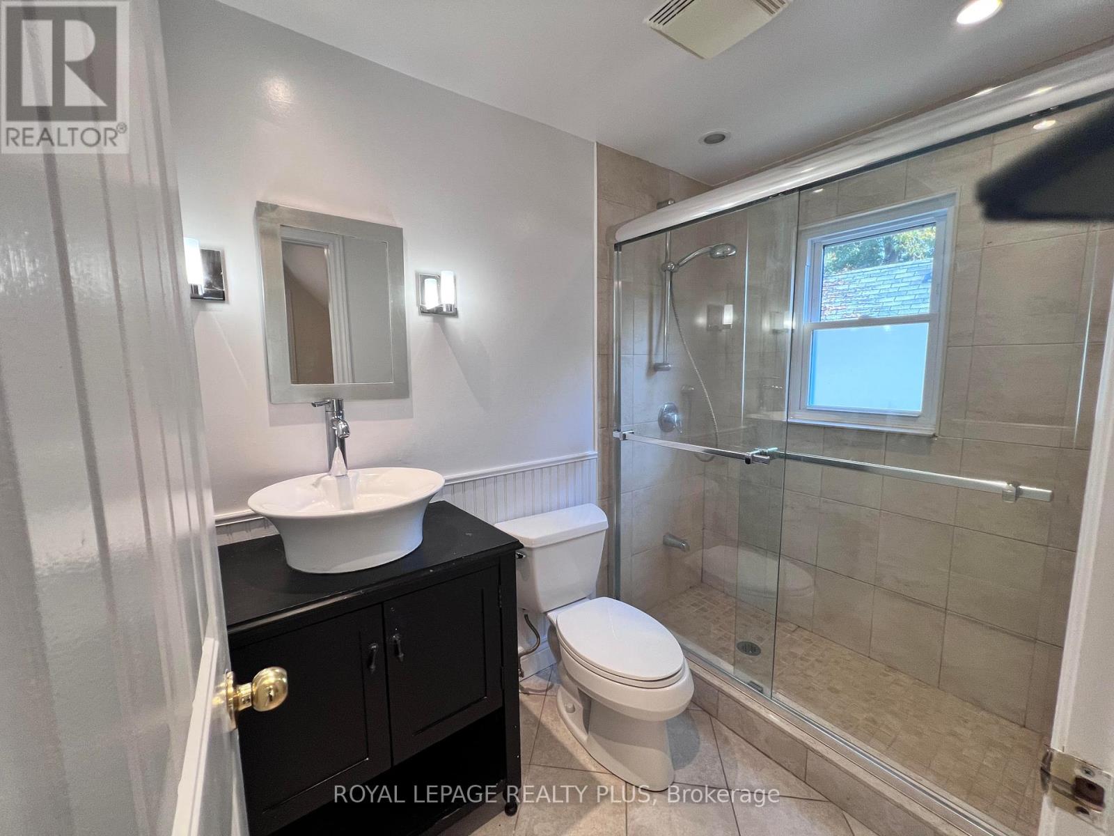 6 Clairlea Crescent, Toronto (Clairlea-Birchmount), Ontario  M1L 1Z5 - Photo 13 - E9365287