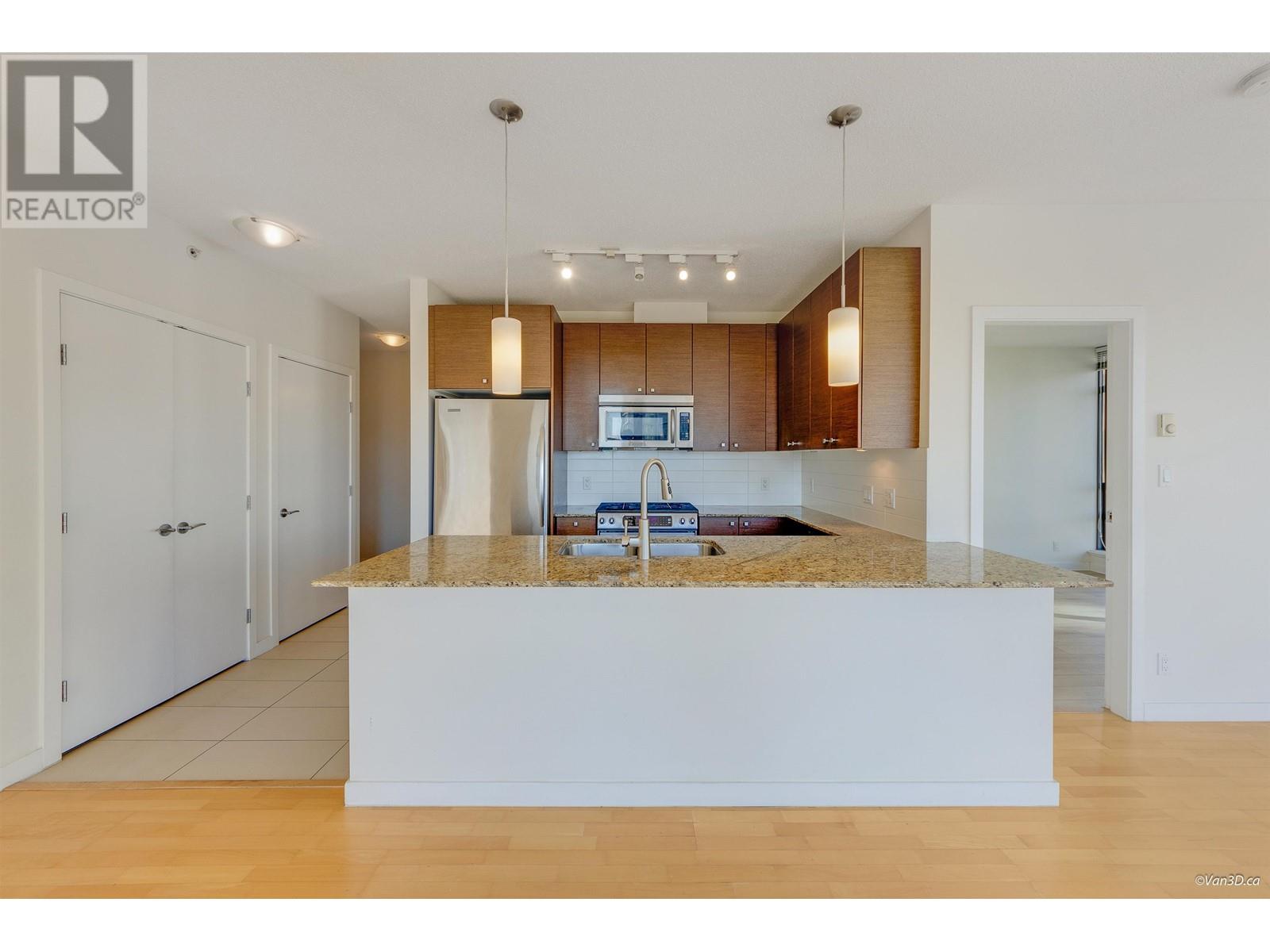 Property at 1008 7362 ELMBRIDGE WAY image 5