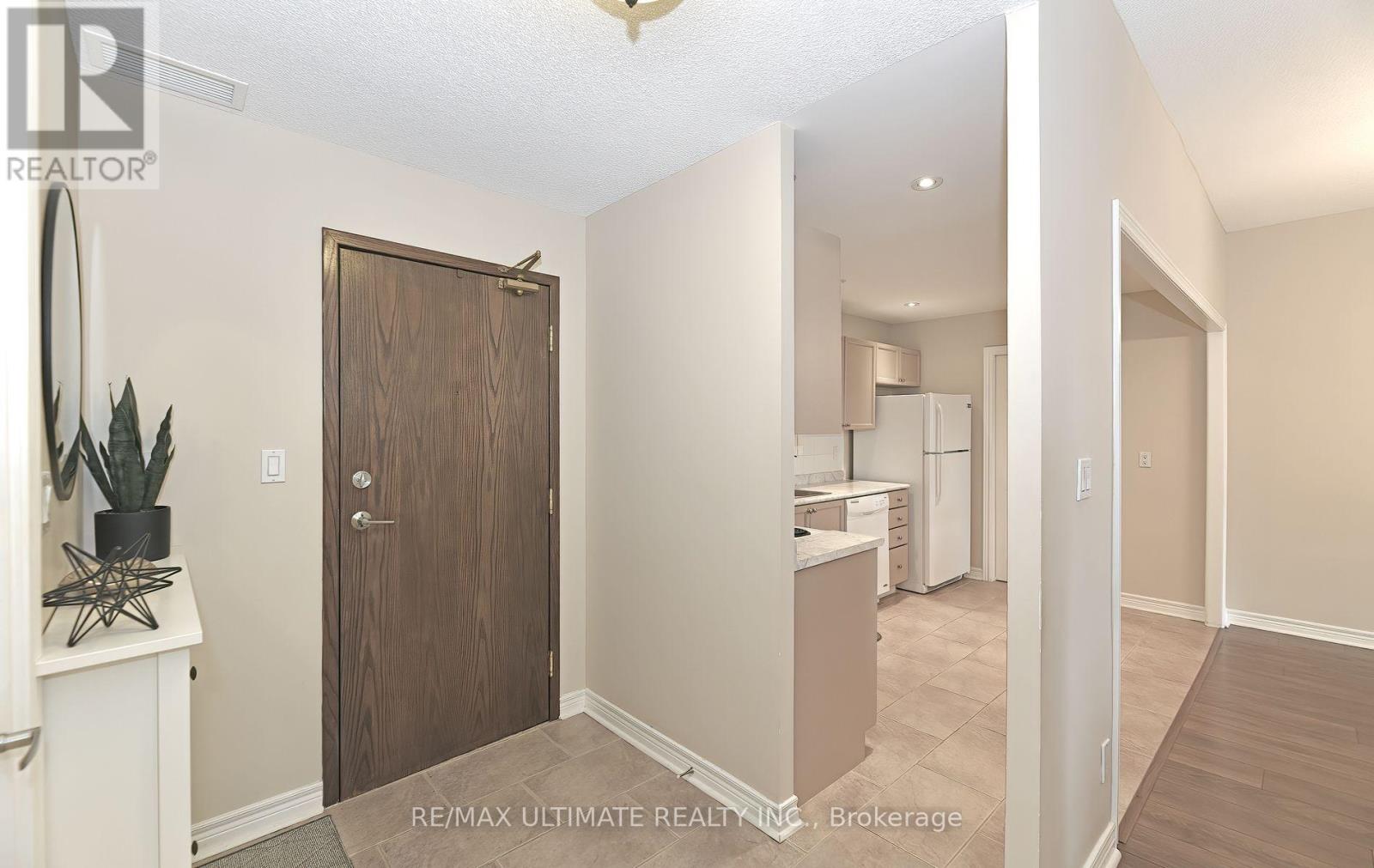 319 - 121 Woodbridge Avenue, Vaughan, Ontario  L4L 9L3 - Photo 4 - N9365455