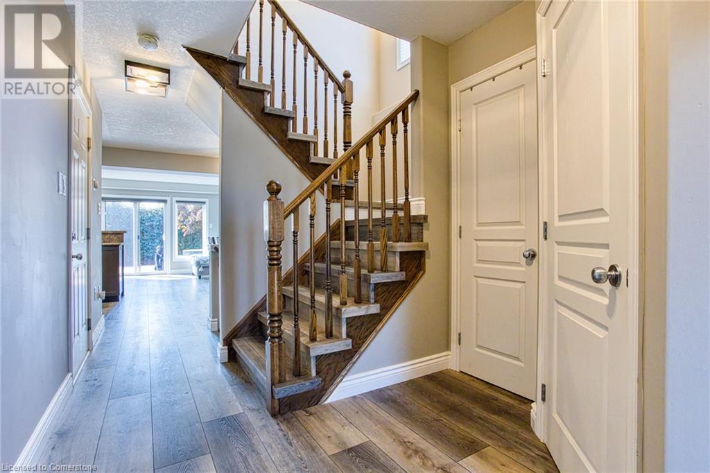 121 Sumner Crescent, Grimsby, Ontario L3M 0B4 - Photo 6 - 40650854