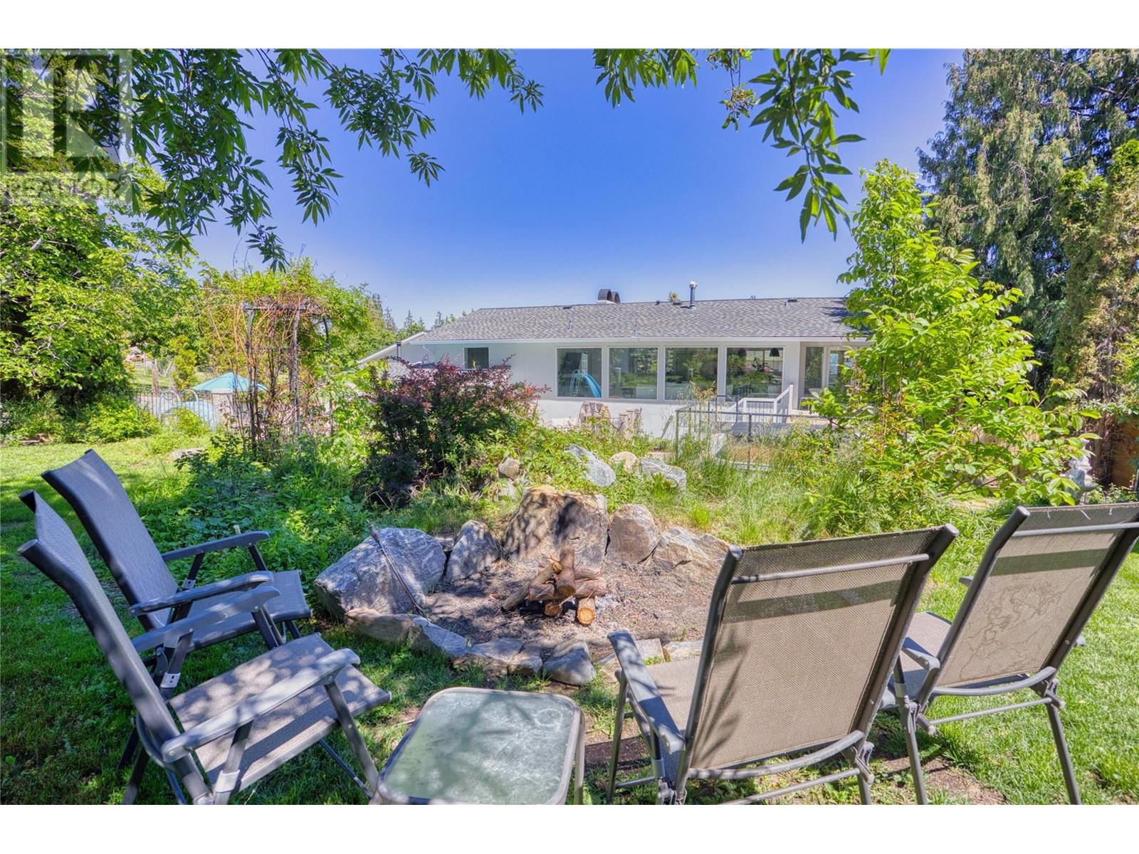 2340 Thacker Drive West Kelowna