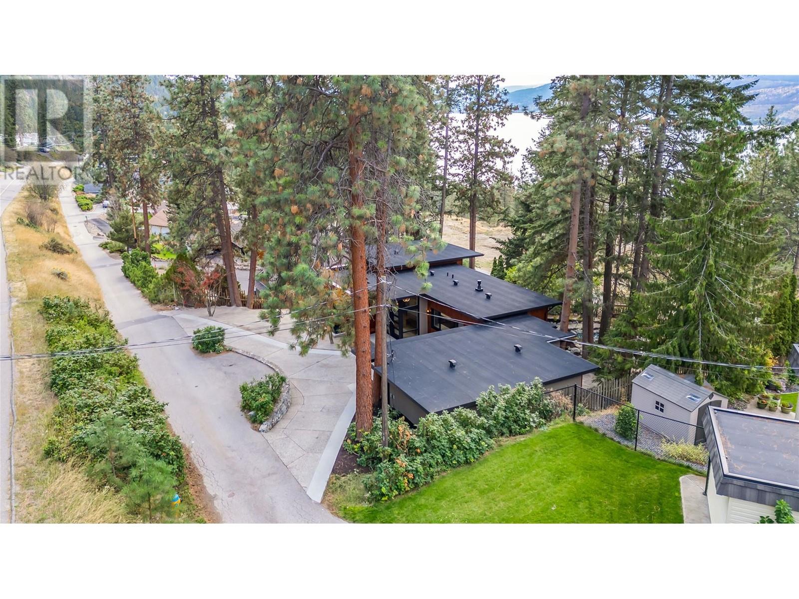 372 Clifton Road N Kelowna