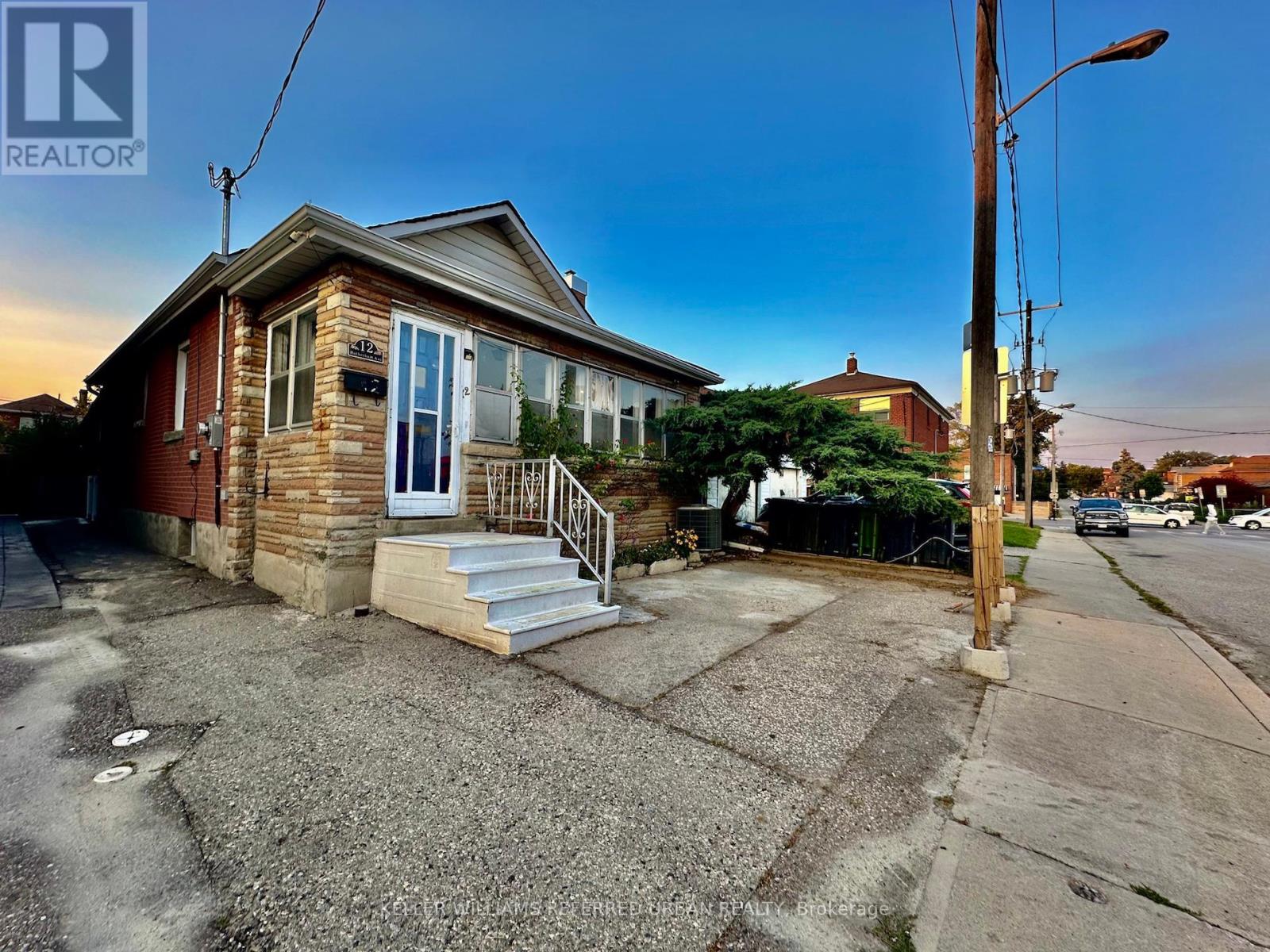 12 Rotherham Avenue, Toronto (Keelesdale-Eglinton West), Ontario  M6M 1L8 - Photo 27 - W9365627