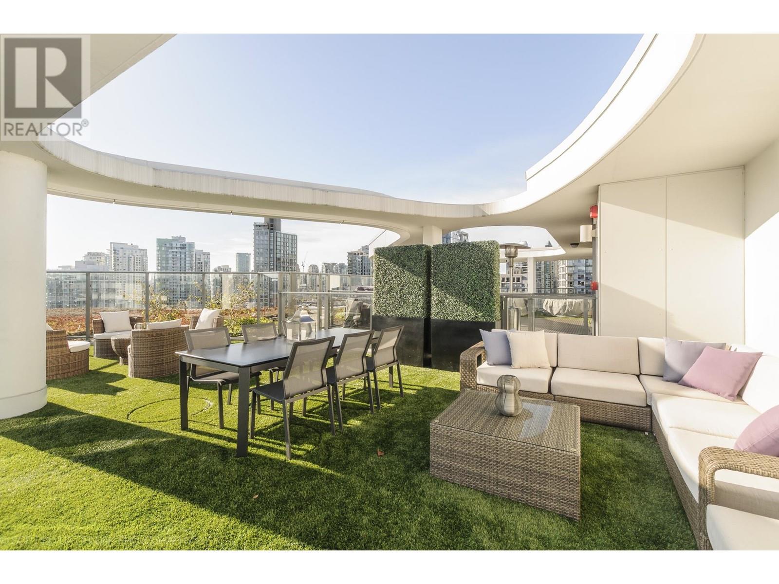 Ph2017 68 Smithe Street, Vancouver, British Columbia  V6B 0P4 - Photo 13 - R2929222