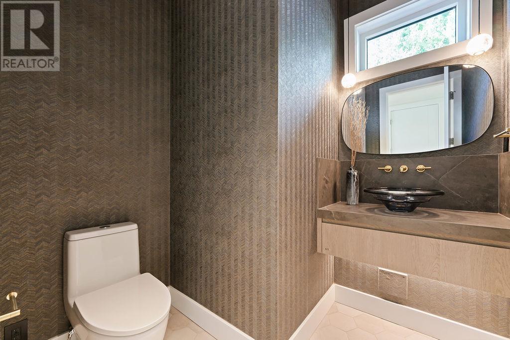 4015 Sunnycrest Drive, North Vancouver, British Columbia V7R 3E3 - Photo 17 - R2929181