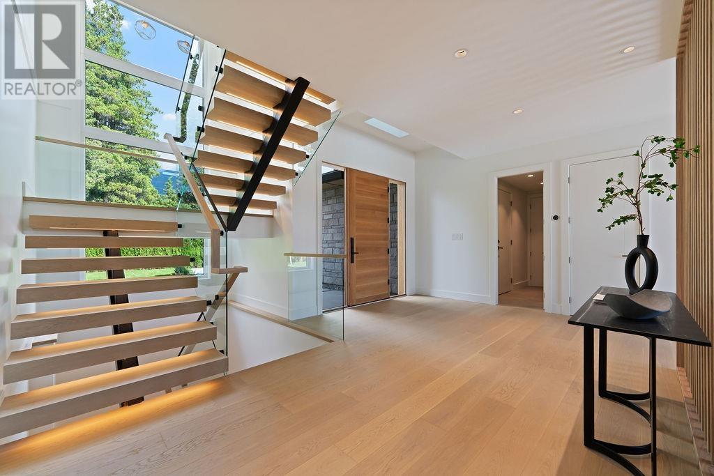 4015 Sunnycrest Drive, North Vancouver, British Columbia V7R 3E3 - Photo 18 - R2929181