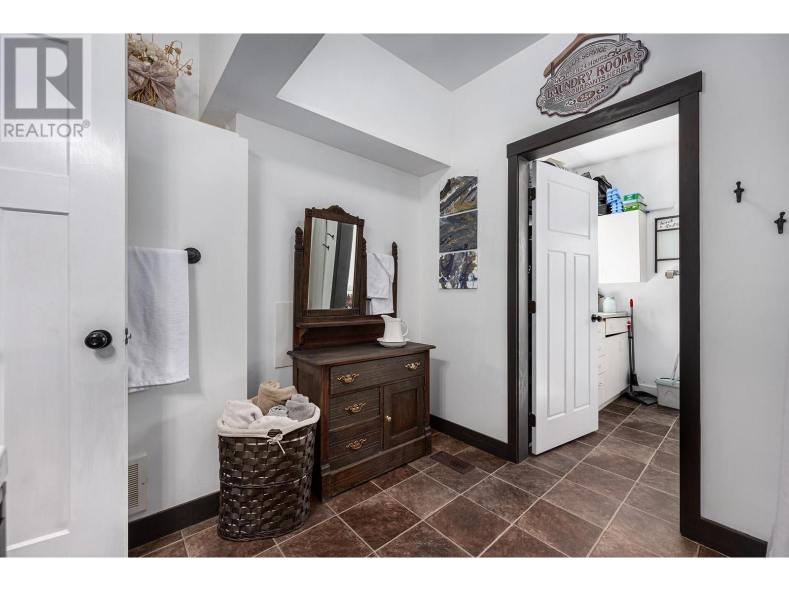 253 Royal Ave, Kamloops, British Columbia  V2B 3P4 - Photo 33 - 181097