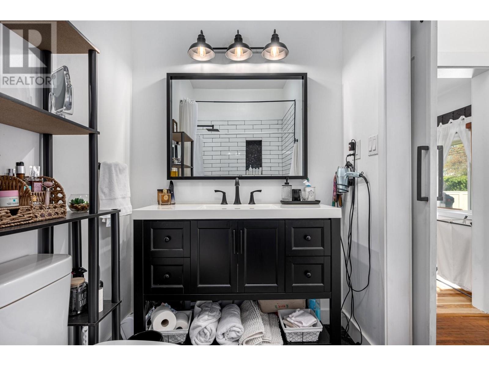 253 Royal Ave, Kamloops, British Columbia  V2B 3P4 - Photo 36 - 181097