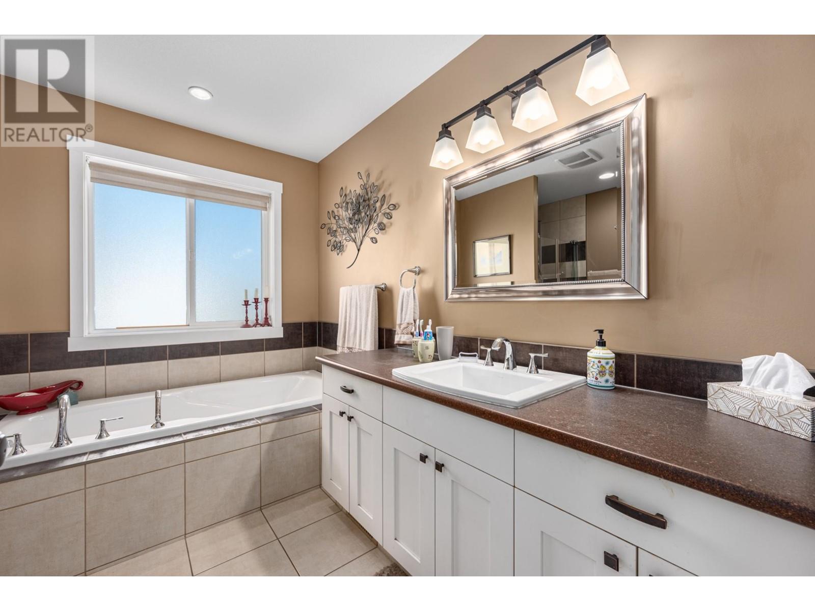 253 Royal Ave, Kamloops, British Columbia  V2B 3P4 - Photo 43 - 181097