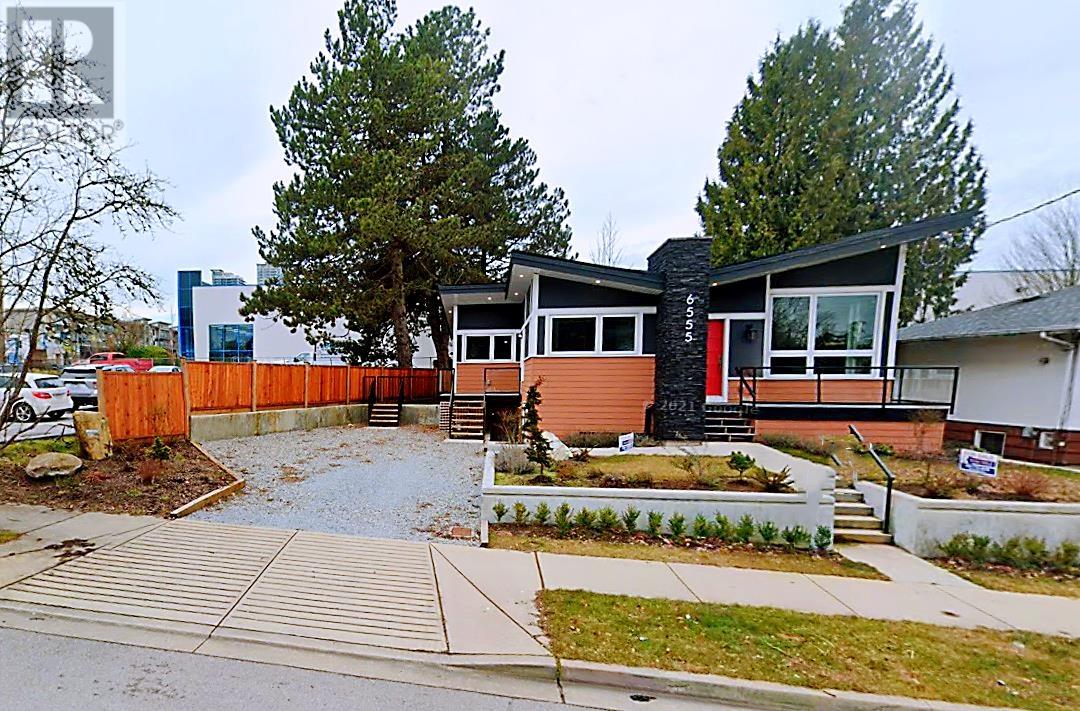 Listing Picture 2 of 4 : 6555 DENBIGH AVENUE, Burnaby / 本拿比 - 魯藝地產 Yvonne Lu Group - MLS Medallion Club Member