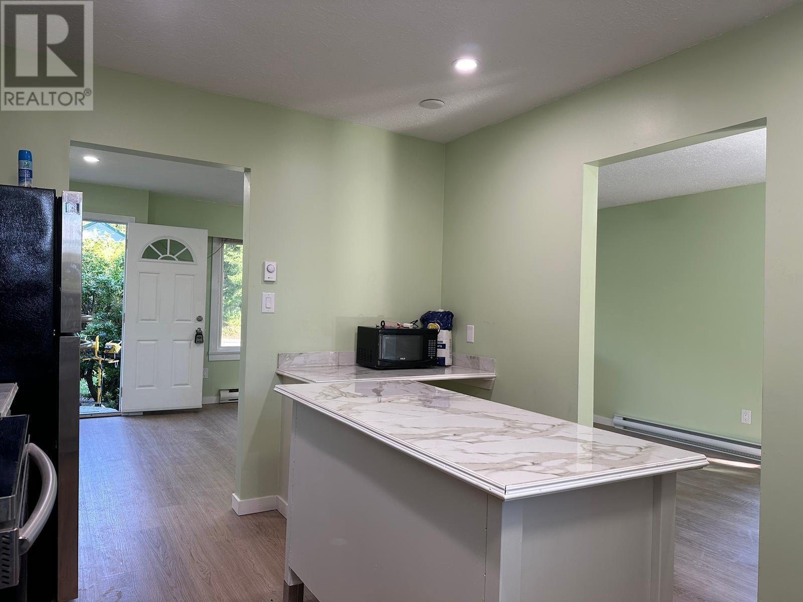 537 Veterans Road, Gibsons, British Columbia  V0N 1V4 - Photo 9 - R2924822