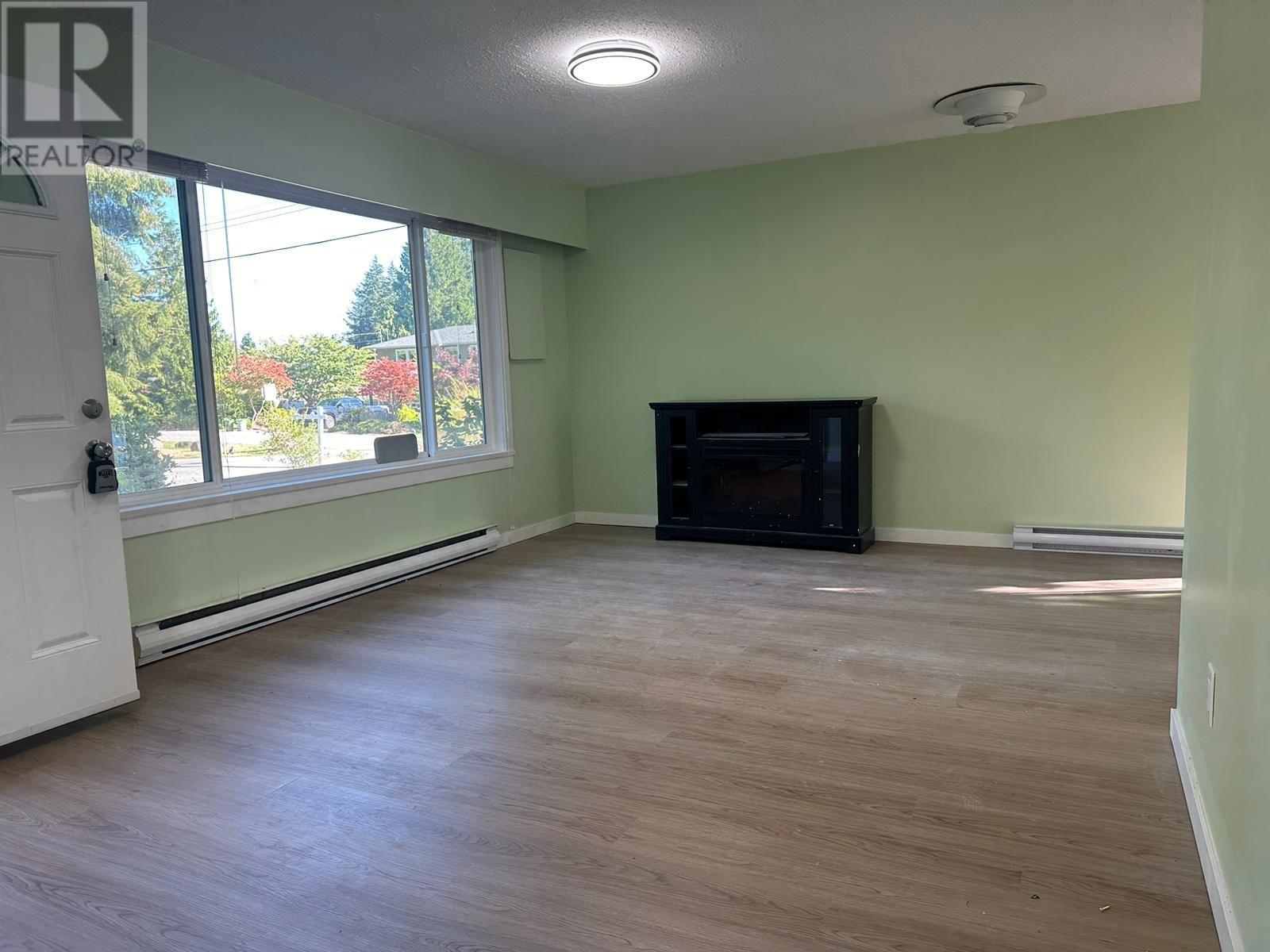 537 Veterans Road, Gibsons, British Columbia  V0N 1V4 - Photo 3 - R2924822