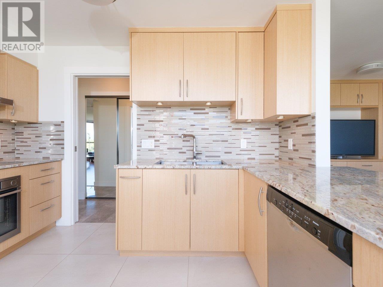 Listing Picture 11 of 40 : 802 2108 W 38TH AVENUE, Vancouver / 溫哥華 - 魯藝地產 Yvonne Lu Group - MLS Medallion Club Member