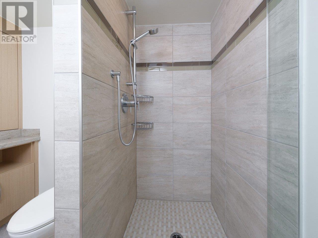 Listing Picture 21 of 40 : 802 2108 W 38TH AVENUE, Vancouver / 溫哥華 - 魯藝地產 Yvonne Lu Group - MLS Medallion Club Member