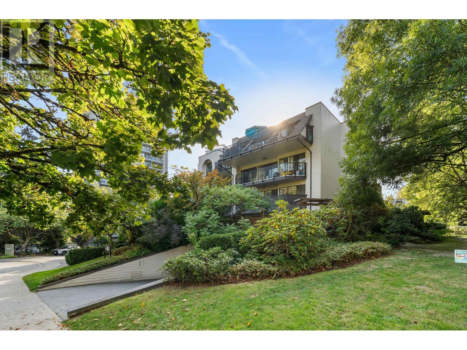 205 1945 WOODWAY PLACE, burnaby, British Columbia