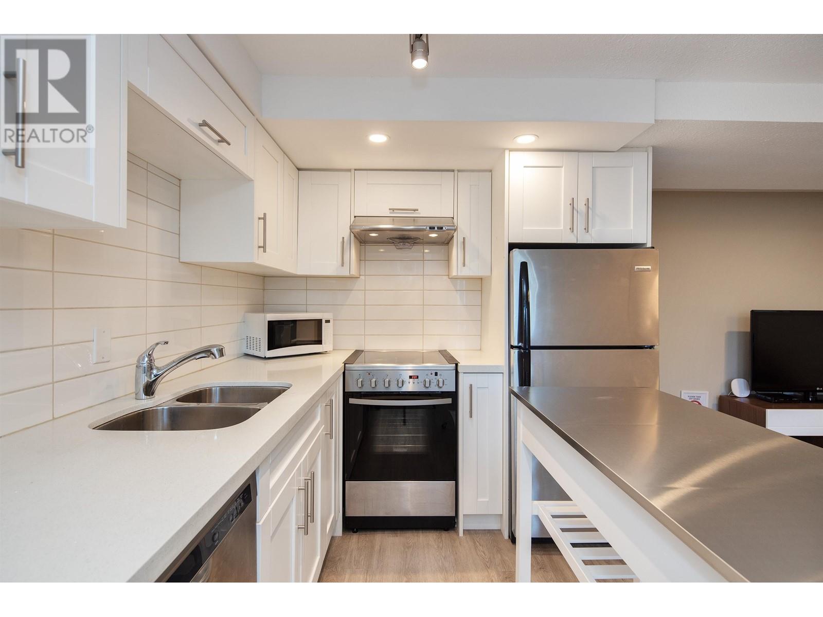 Listing Picture 21 of 33 : 195 W 12TH AVENUE, Vancouver / 溫哥華 - 魯藝地產 Yvonne Lu Group - MLS Medallion Club Member