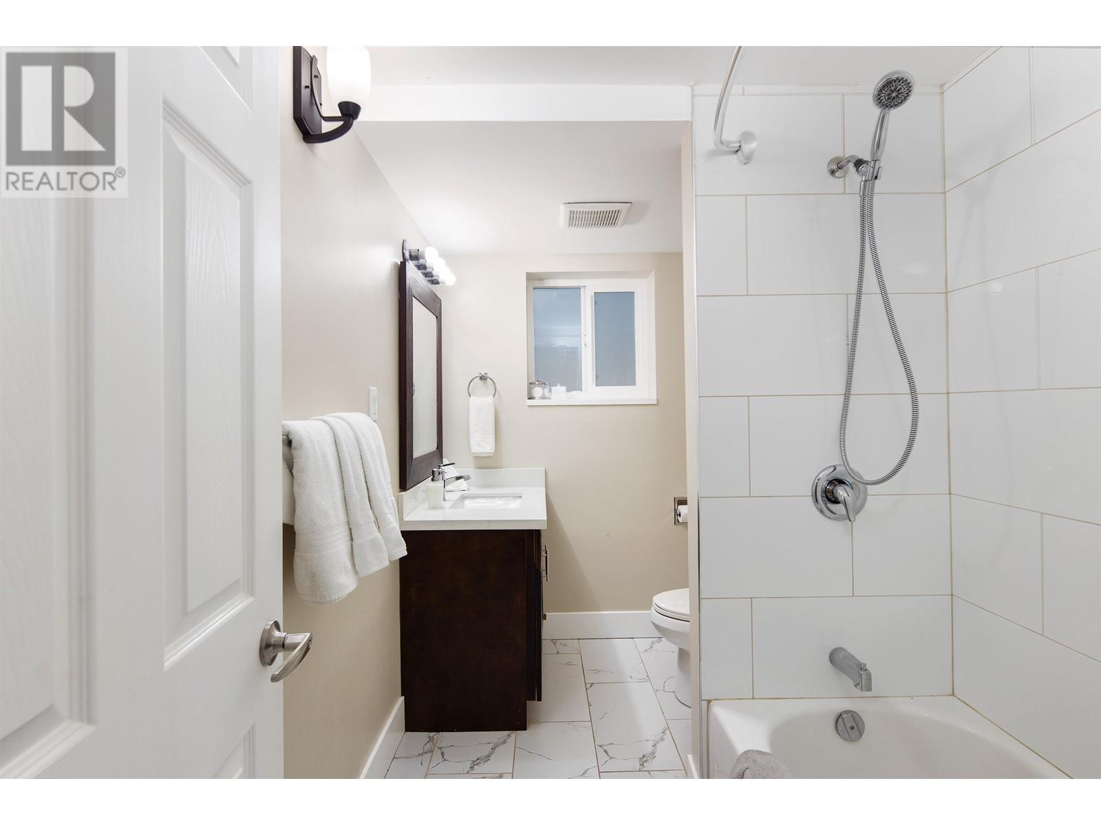 Listing Picture 19 of 33 : 195 W 12TH AVENUE, Vancouver / 溫哥華 - 魯藝地產 Yvonne Lu Group - MLS Medallion Club Member