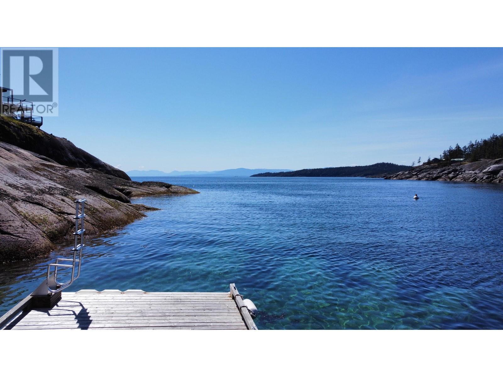 5301 Taylor Crescent, Halfmoon Bay, British Columbia  V0N 1Y2 - Photo 2 - R2929492
