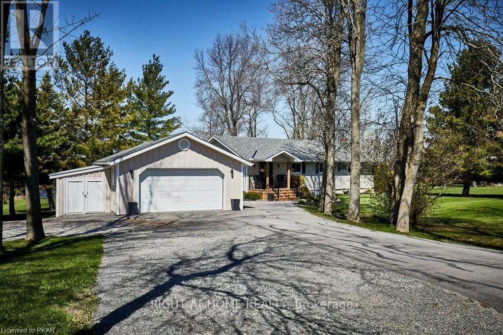 153 PRINYERS COVE CRESCENT, prince edward county (north marysburgh), Ontario