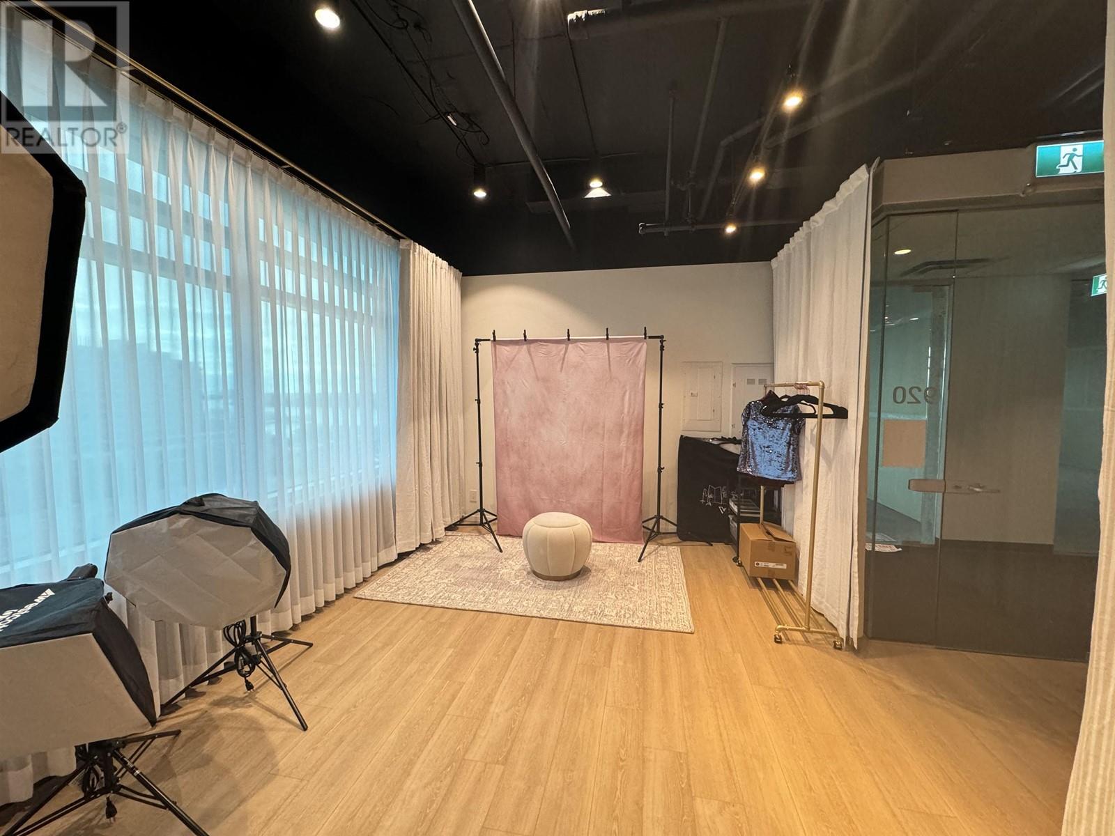 Listing Picture 3 of 5 : 920 8477 BRIDGEPORT ROAD, Richmond / 烈治文 - 魯藝地產 Yvonne Lu Group - MLS Medallion Club Member