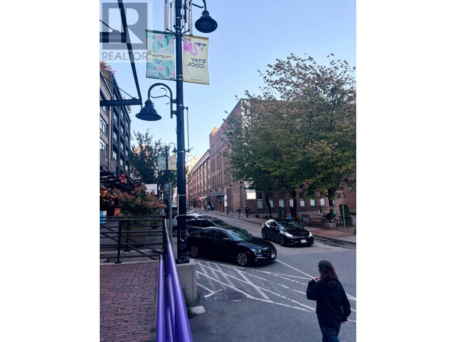 114 1058 MAINLAND STREET, Vancouver, British Columbia One Percent