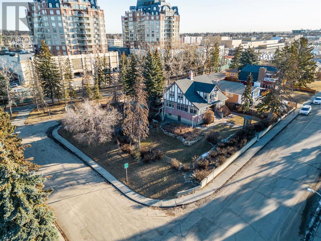 1736 13 Avenue NW, calgary, Alberta