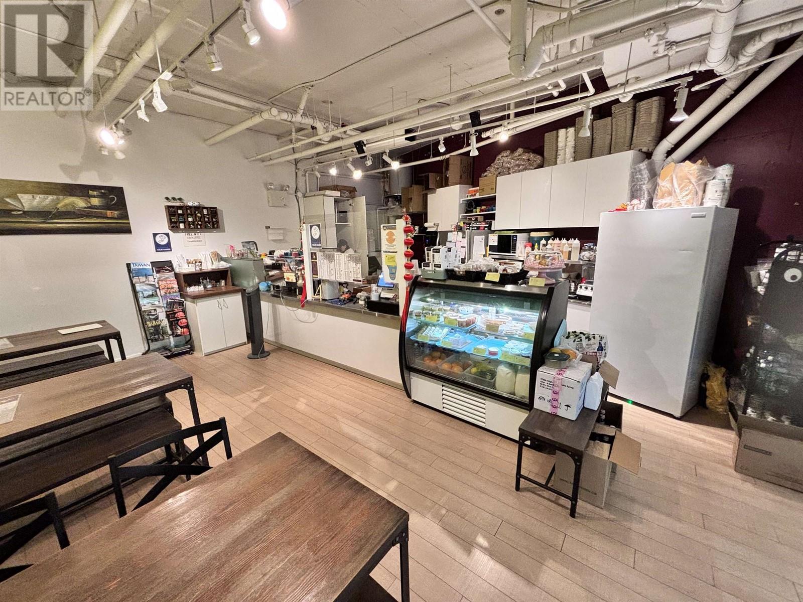 Listing Picture 6 of 7 : 2315 4000 NO. 3 ROAD, Richmond / 烈治文 - 魯藝地產 Yvonne Lu Group - MLS Medallion Club Member