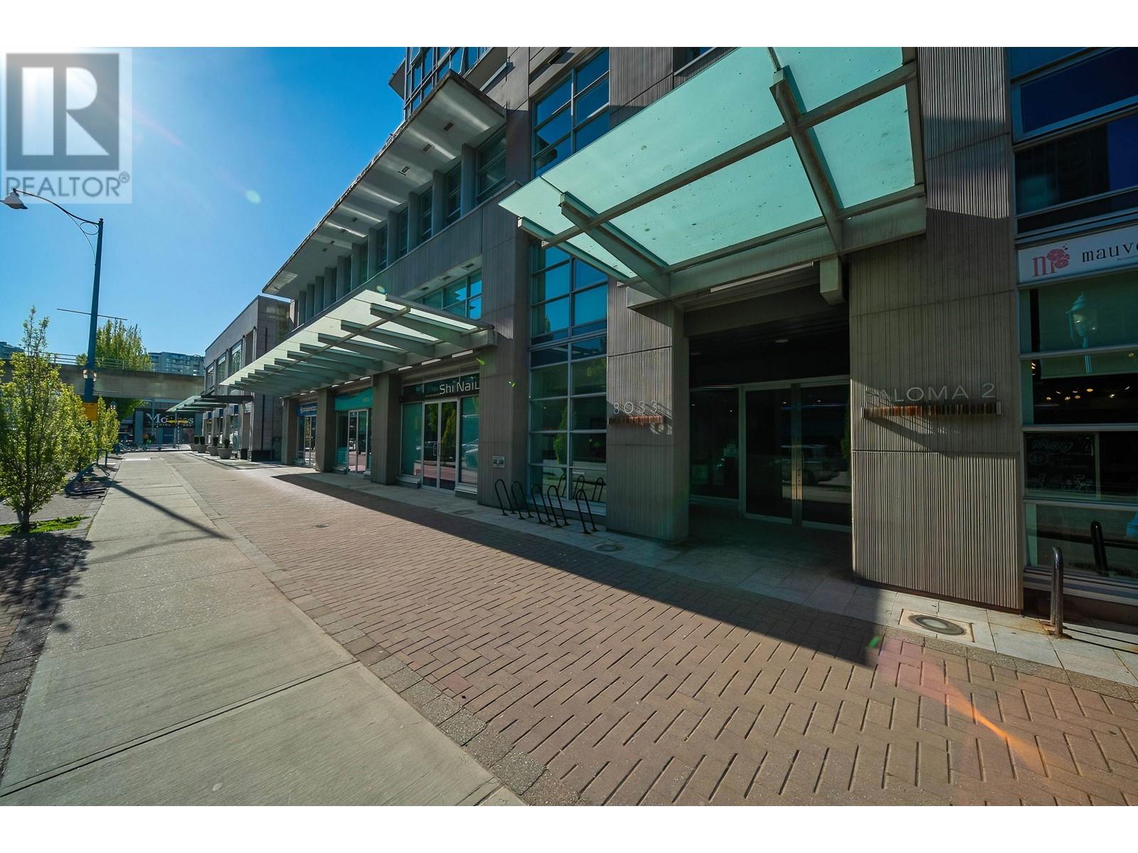 Listing Picture 2 of 37 : 1201 8033 SABA ROAD, Richmond / 烈治文 - 魯藝地產 Yvonne Lu Group - MLS Medallion Club Member