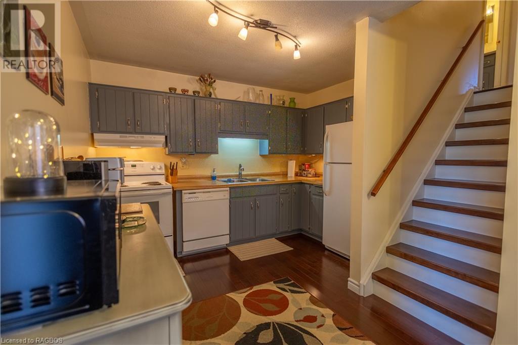 704 11th Street, Hanover, Ontario  N4N 3J4 - Photo 17 - 40652032