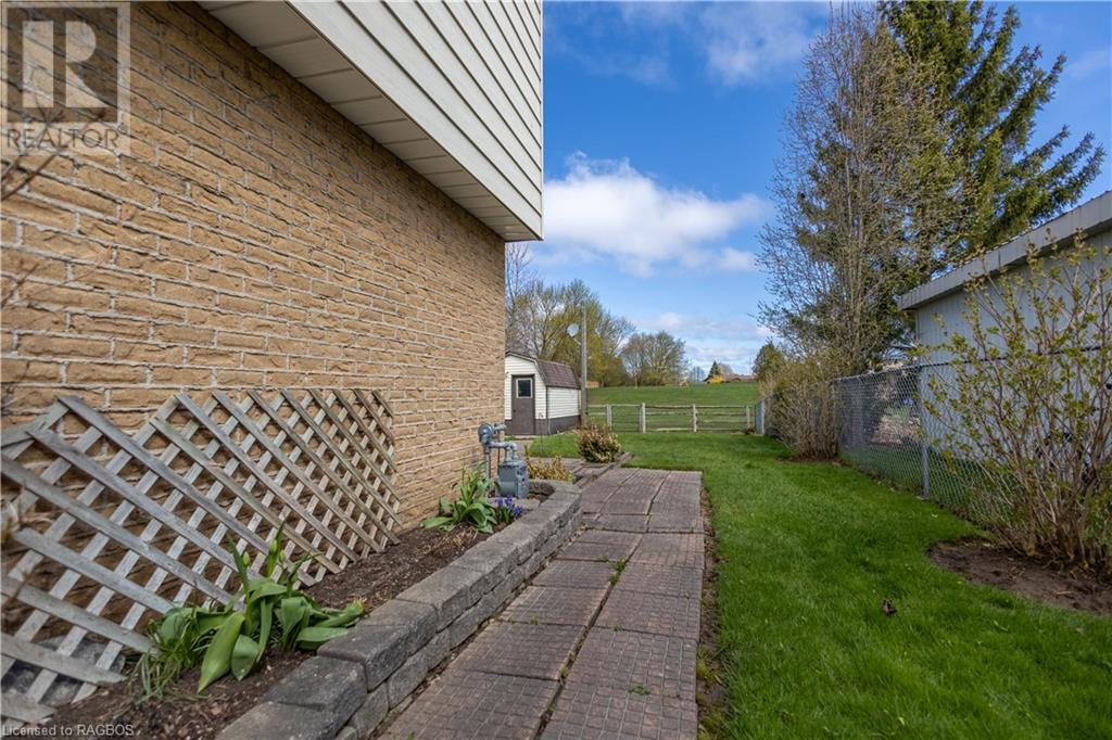 704 11th Street, Hanover, Ontario  N4N 3J4 - Photo 3 - 40652032