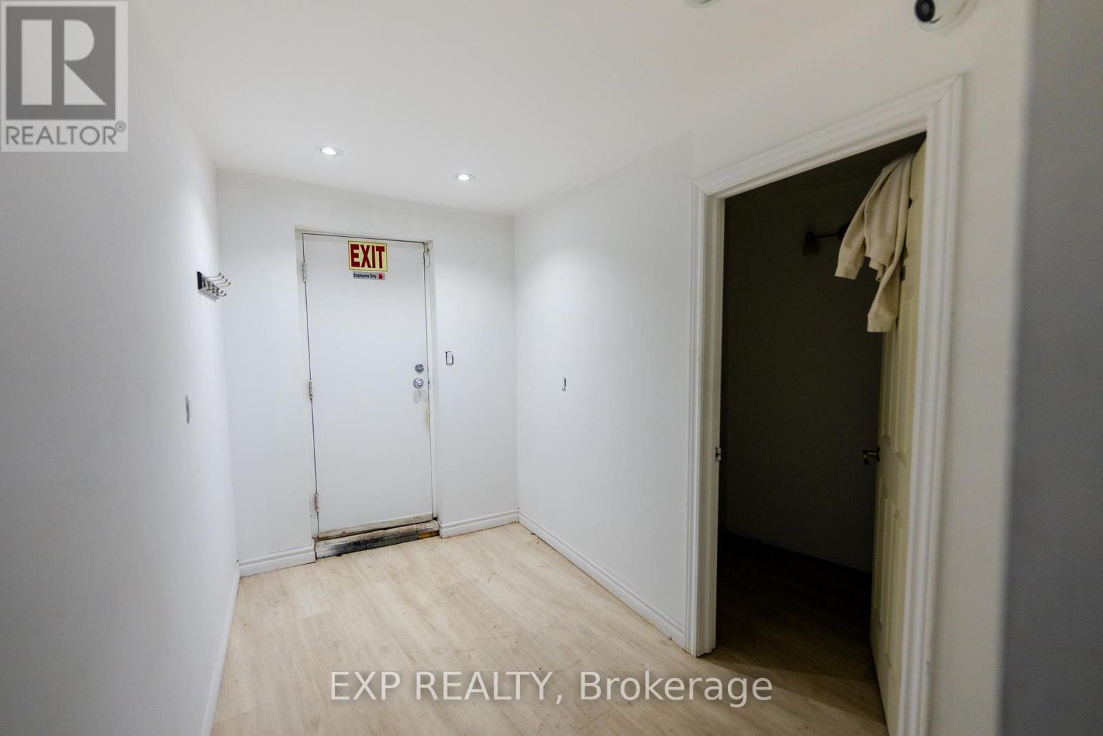 2877 Dundas Street W, Toronto (Junction Area), Ontario  M6P 1Y9 - Photo 18 - W9237391