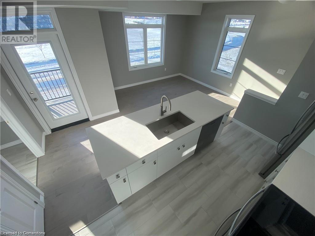 6 Oat Lane Unit# 94, Kitchener, Ontario  N2R 1R7 - Photo 3 - 40641781