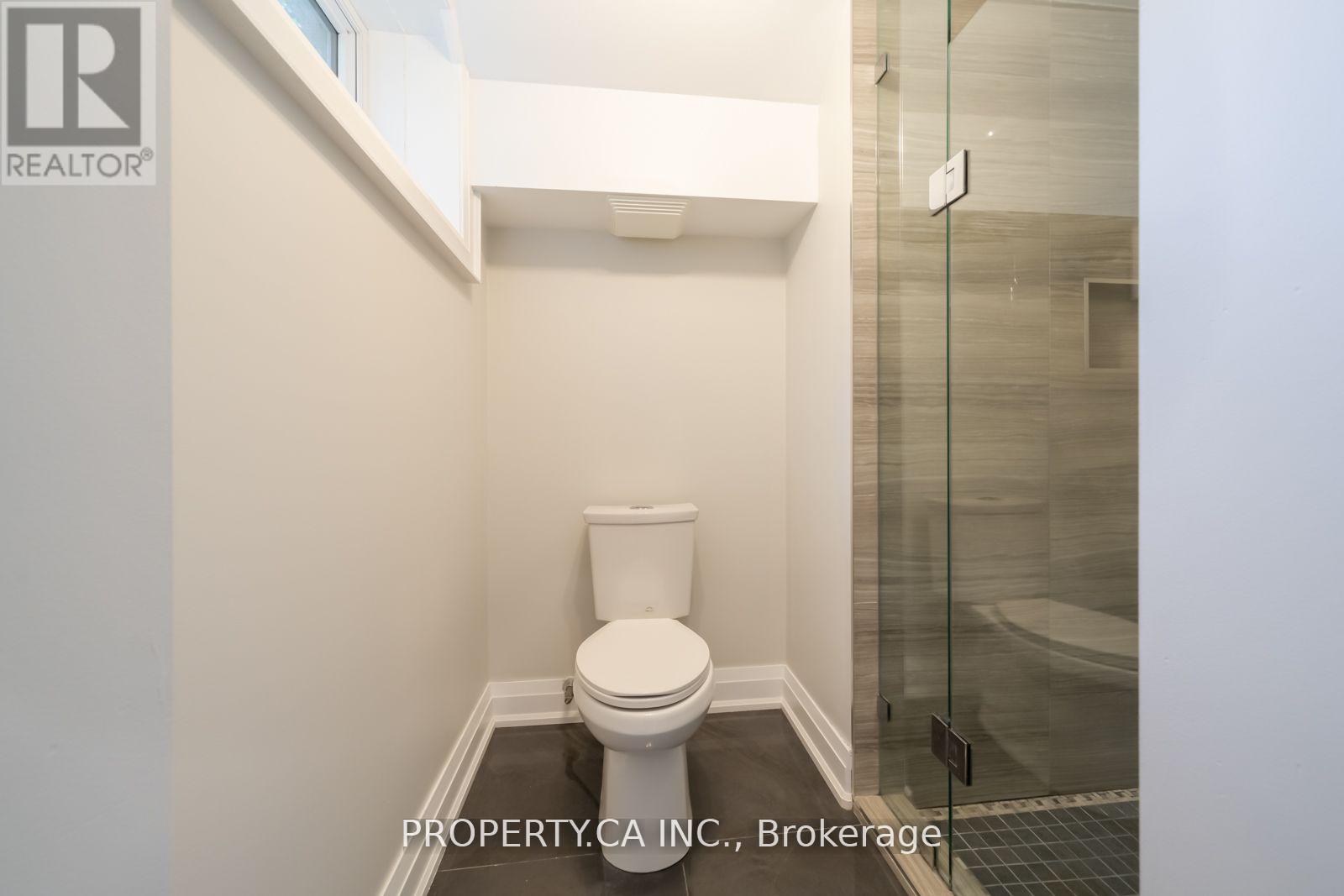 Lower - 2 Alyward Street, Toronto (Beechborough-Greenbrook), Ontario  M6M 3L2 - Photo 12 - W9348460