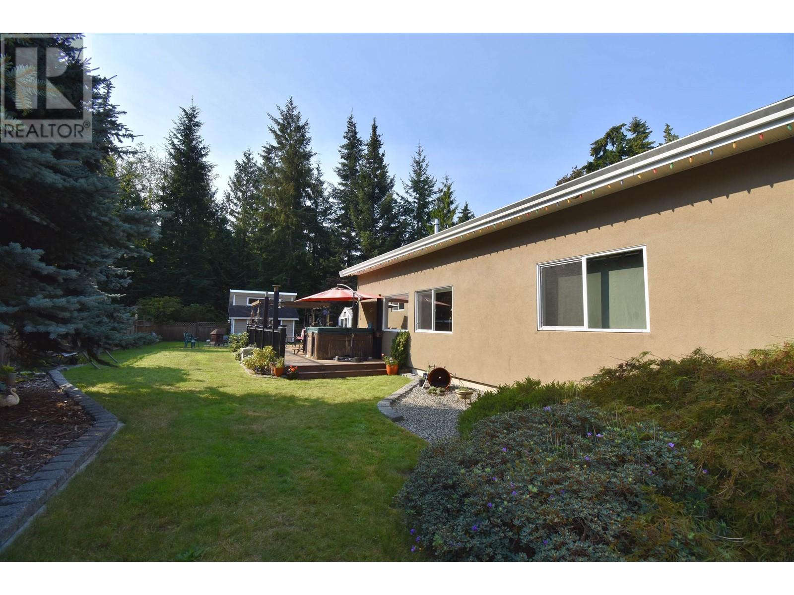 1327 Kearton Road, Gibsons, British Columbia  V0N 1V4 - Photo 22 - R2929328