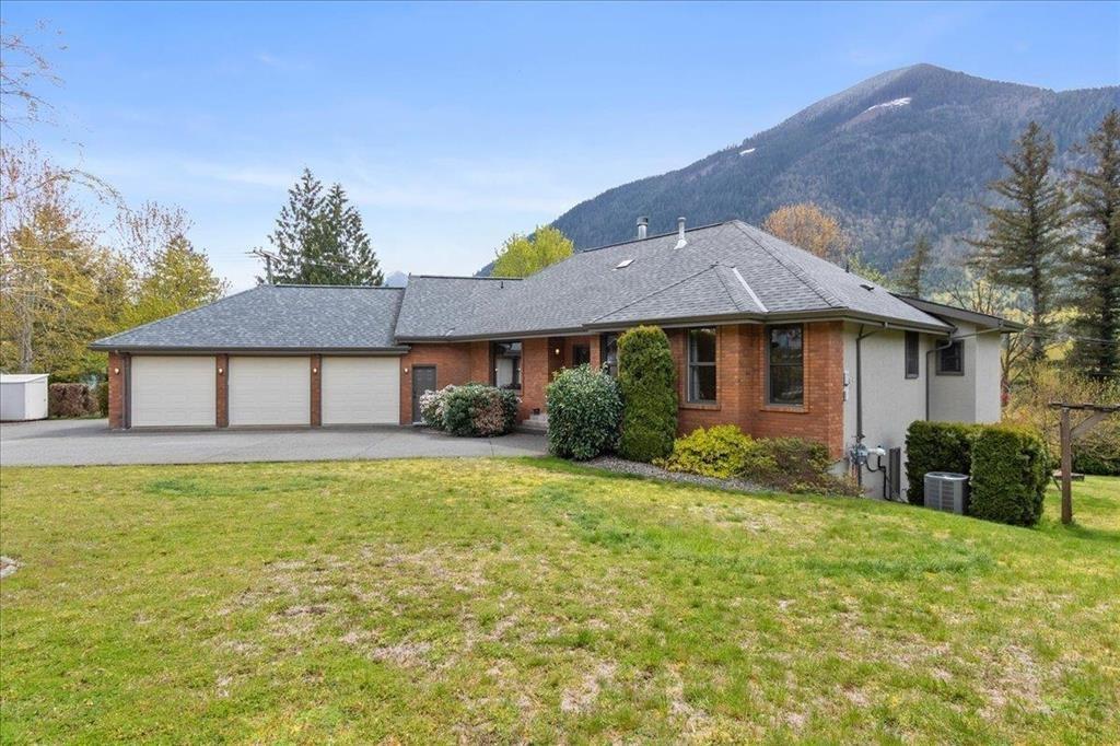 4320 Estate Drive, Chilliwack, British Columbia  V2R 3B4 - Photo 3 - R2928728