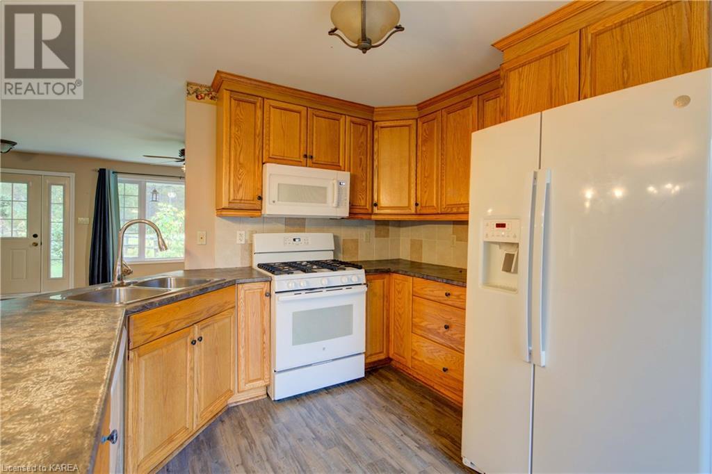 1968 Matawatchan Road, North Frontenac, Ontario  K0J 2R0 - Photo 18 - 40650037