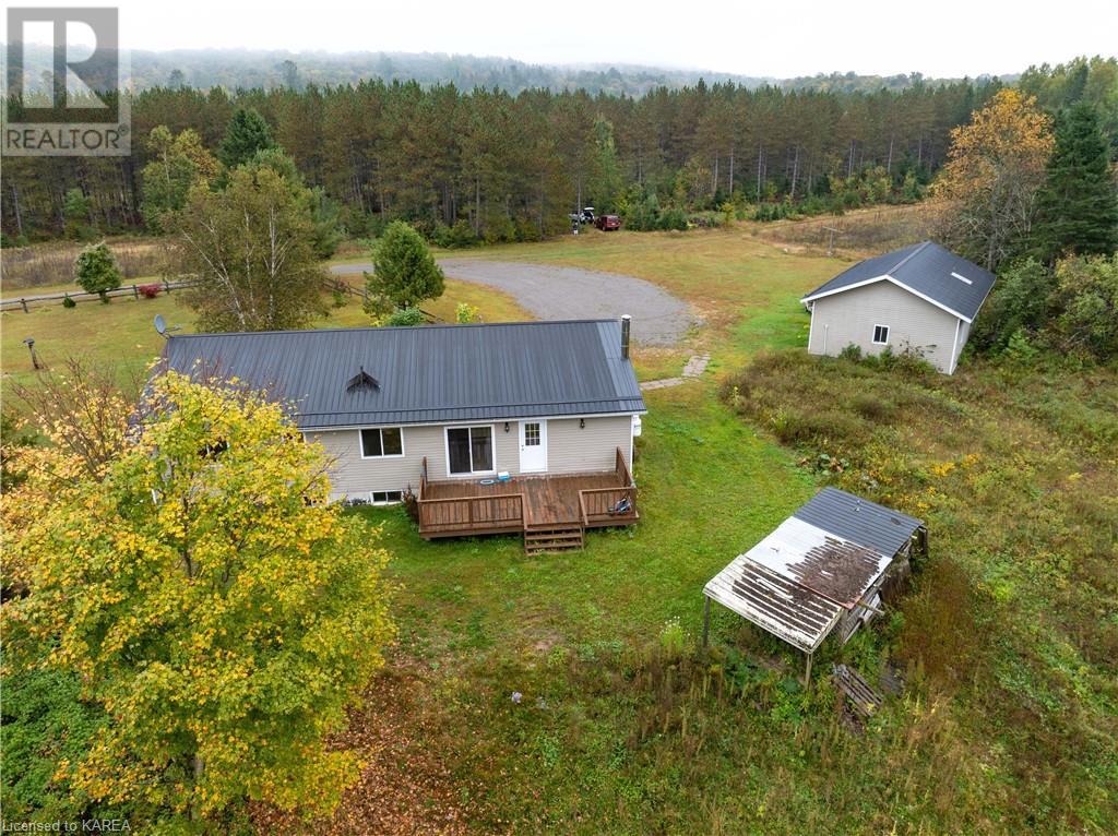 1968 Matawatchan Road, North Frontenac, Ontario  K0J 2R0 - Photo 5 - 40650037