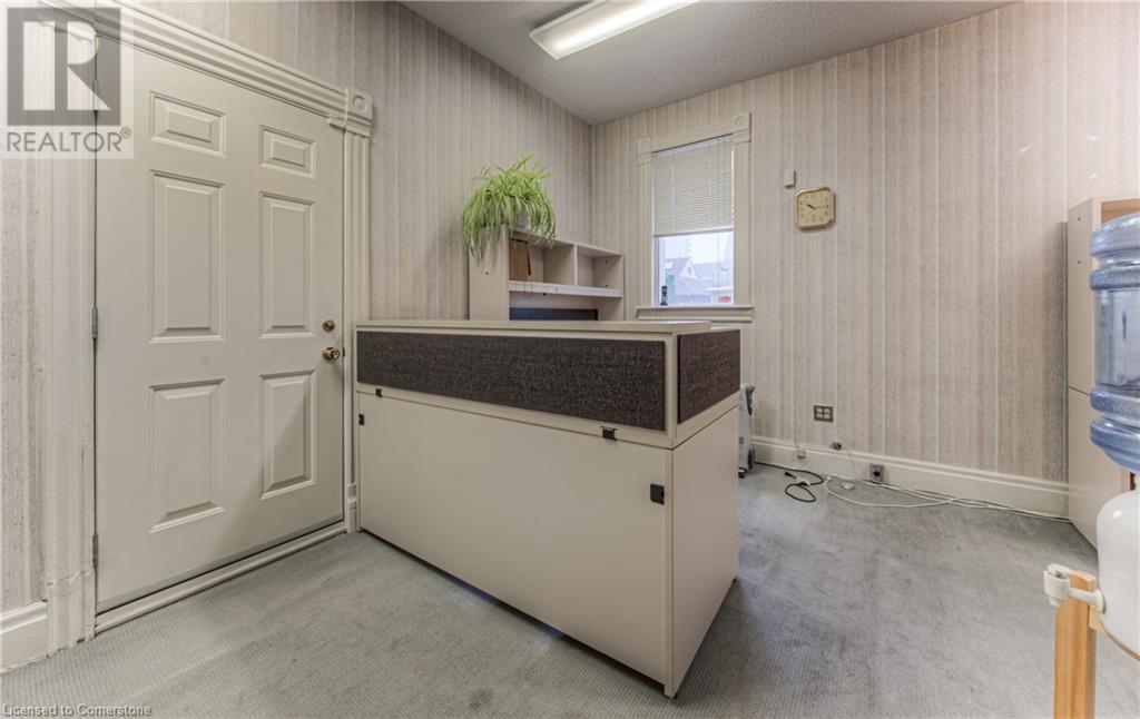 9 Ahrens Street W, Kitchener, Ontario  N2H 4B6 - Photo 12 - 40650291